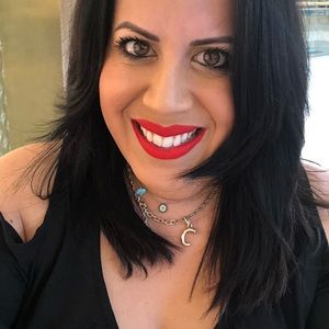 Meet your Posher, Carolyn